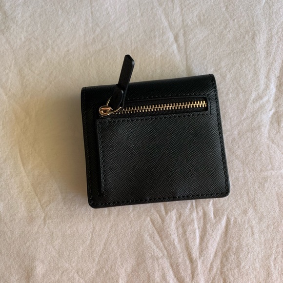 kate Spade Small Boxed L-zip Bifold Wallet Black NWT - Picture 2 of 4